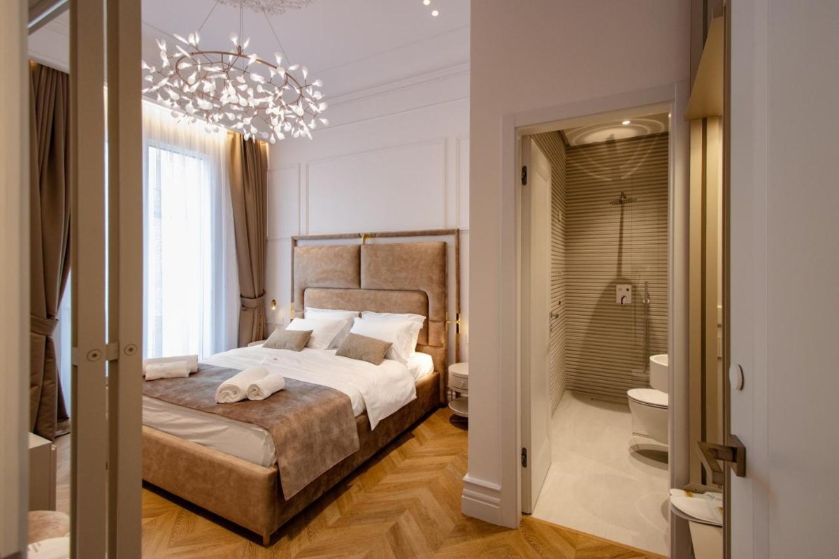 THE CROWN HOTEL TIRANA photo 2
