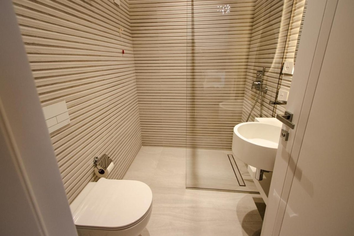 THE CROWN HOTEL TIRANA photo 4
