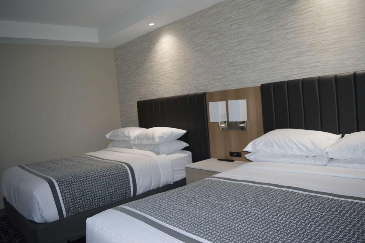 Best Western Premier Route 97 Vernon photo 1