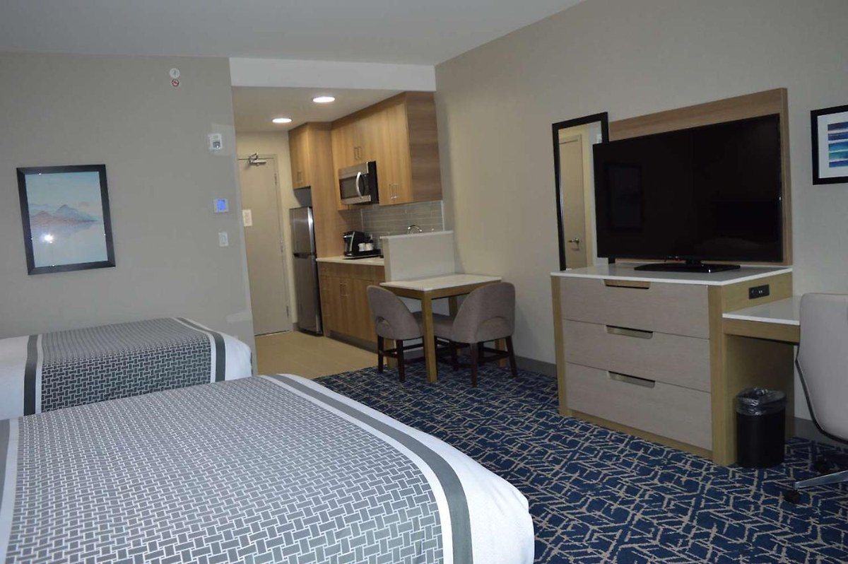 Best Western Premier Route 97 Vernon photo 2