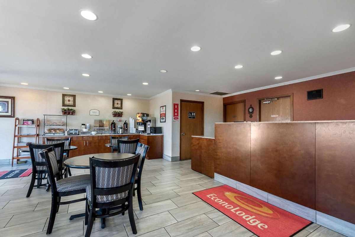 Econo Lodge, Lexington,  KY photo 1