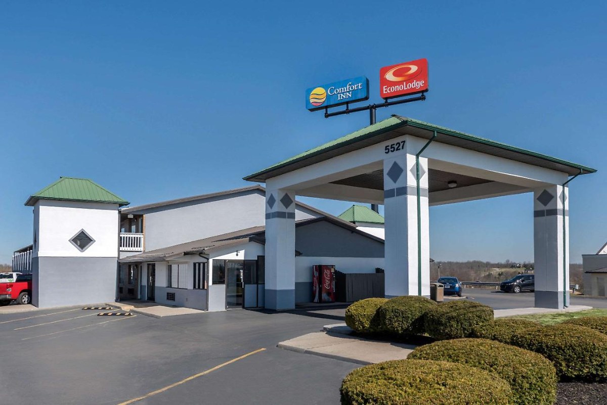Econo Lodge, Lexington,  KY photo 2