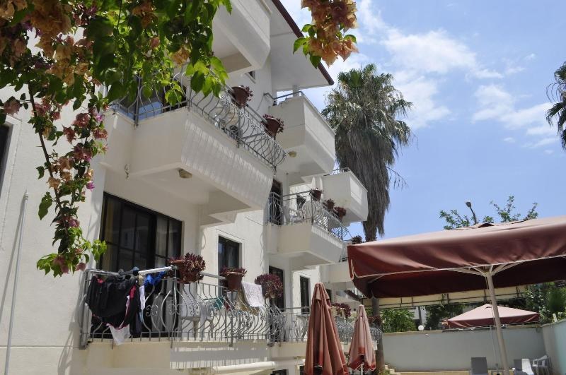 Kemer Suit