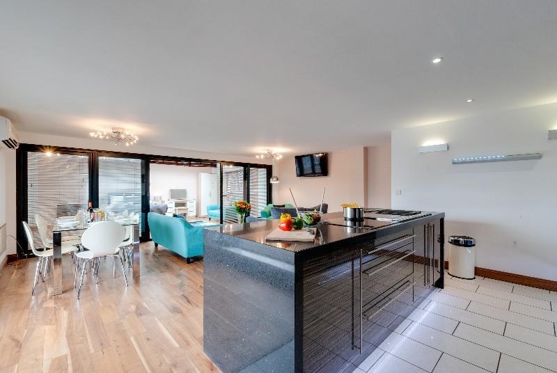 Base Serviced Apartments ¿ Duke Street photo 4