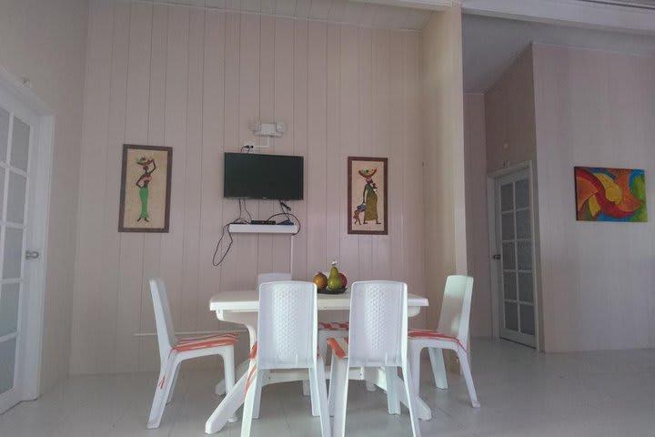Tropical Coral photo 3