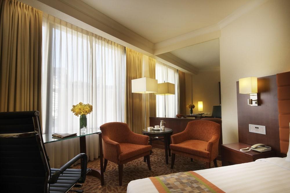 Rembrandt Hotel & Suites Bangkok photo 1