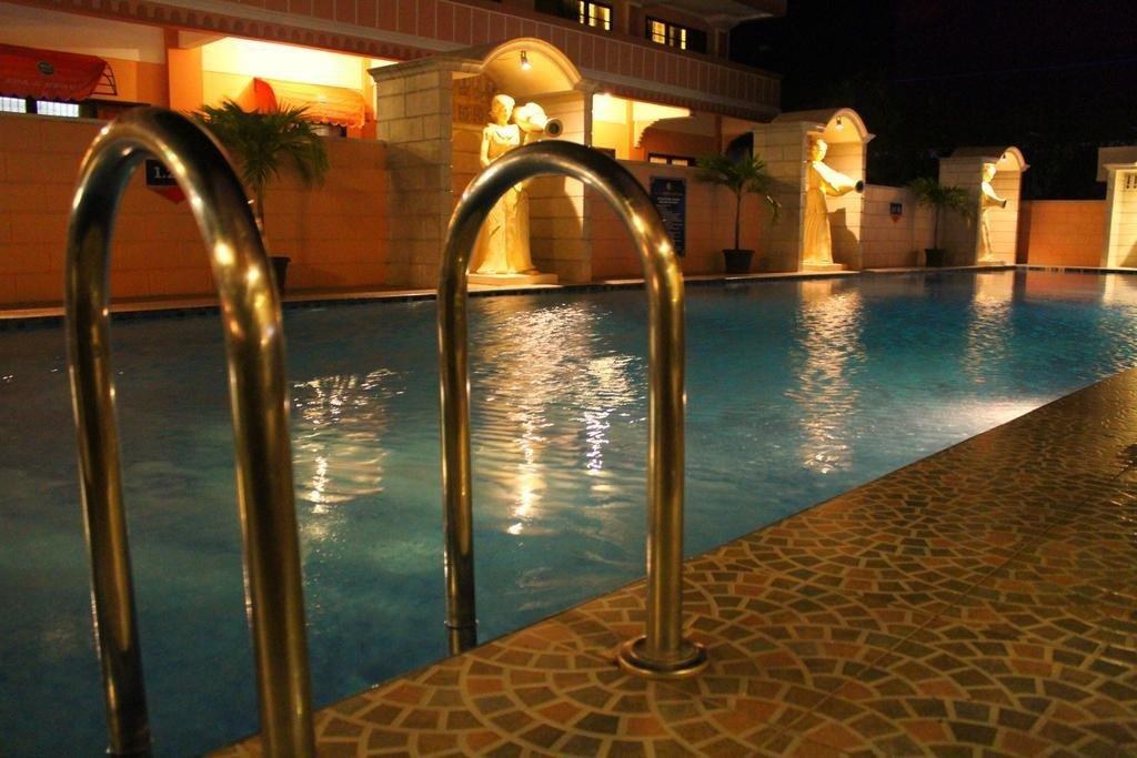 Hotel Mega Lestari photo 1