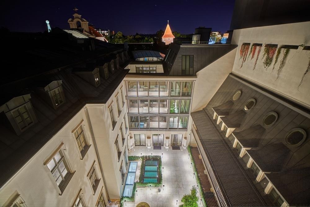 H15 Luxury Palace Hotel photo 2