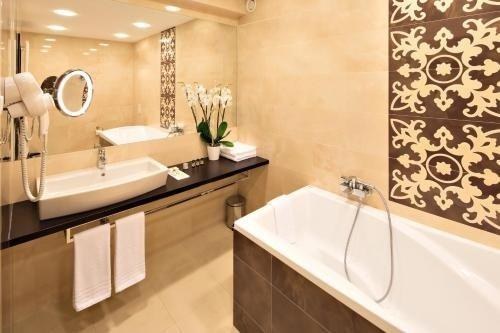 Z-Hotel Business & Spa photo 1