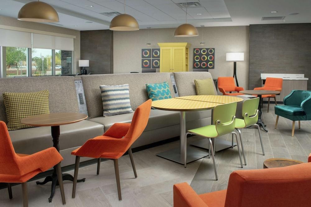 Home2 Suites by Hilton Phoenix Airport South photo 1