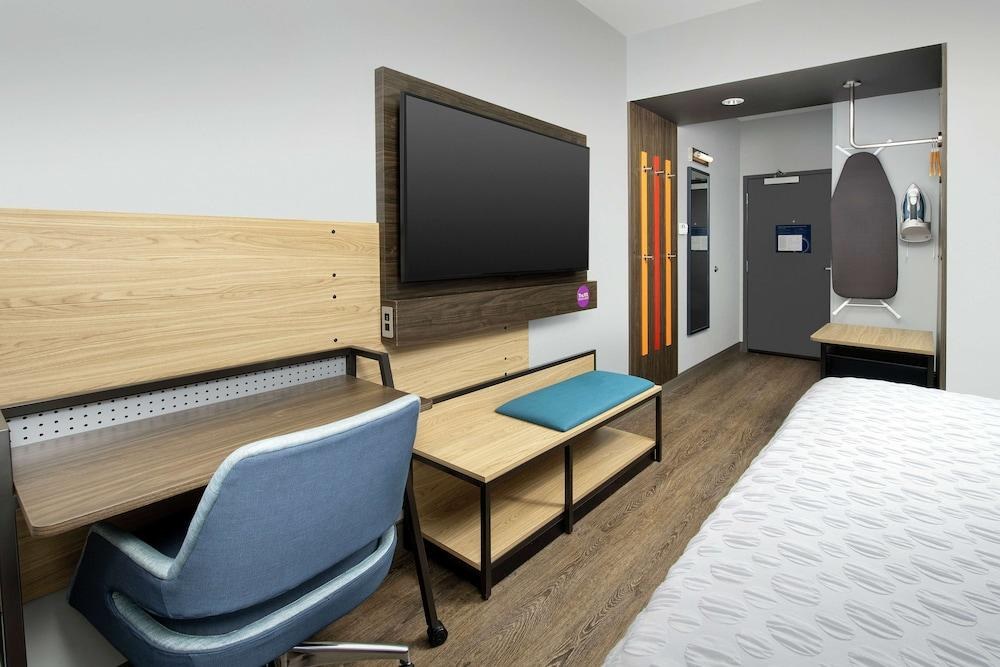 Tru By Hilton Denver Airport Tower Road photo 4