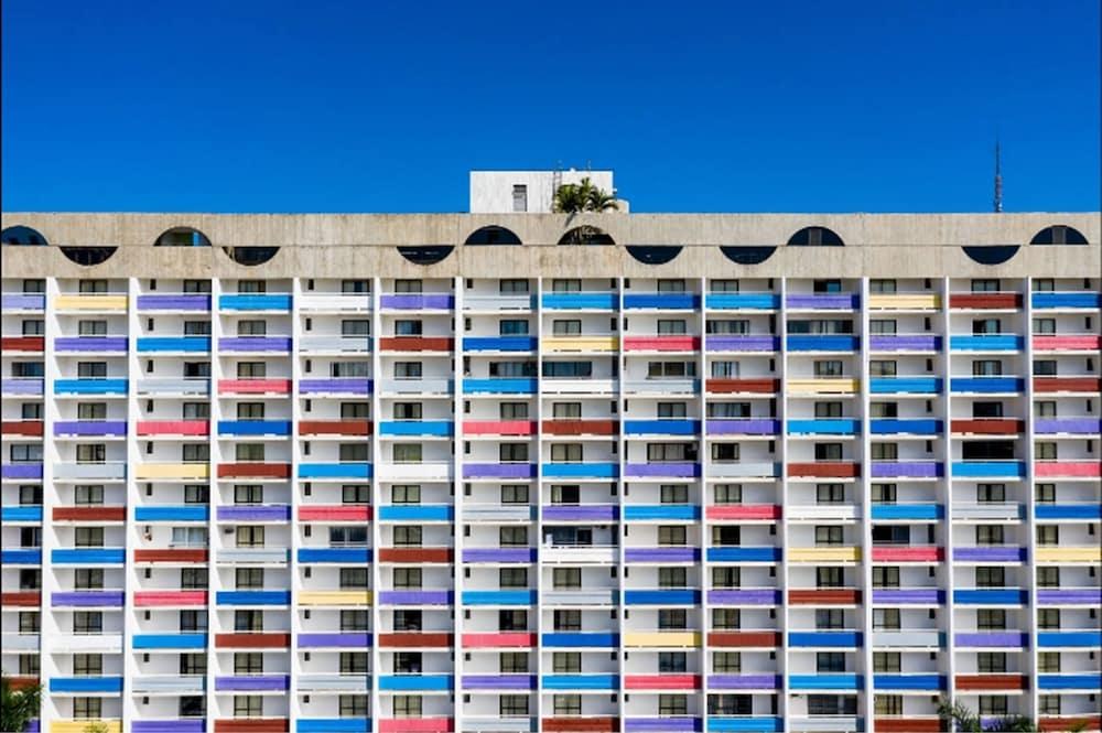 Saint Paul Plaza Flat Particular