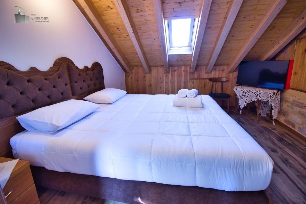 HOTEL PRAGA, GJIROKASTER photo 4
