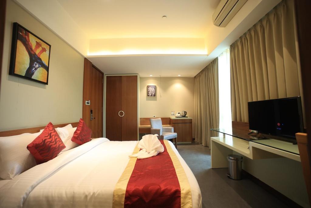 THE BYKE DELOTEL photo 1
