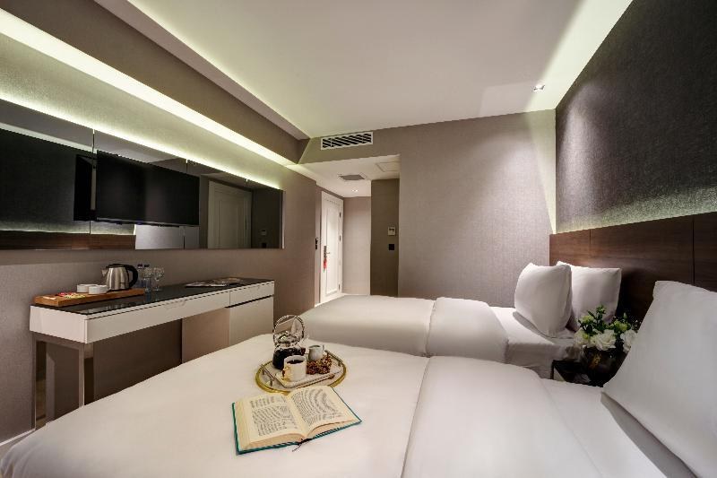 Dora Pera Hotel photo 4