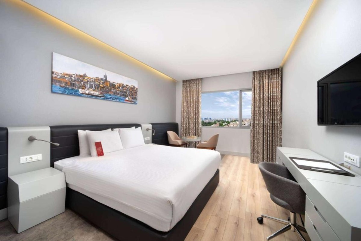 RAMADA PLAZA ATAKOY photo 2