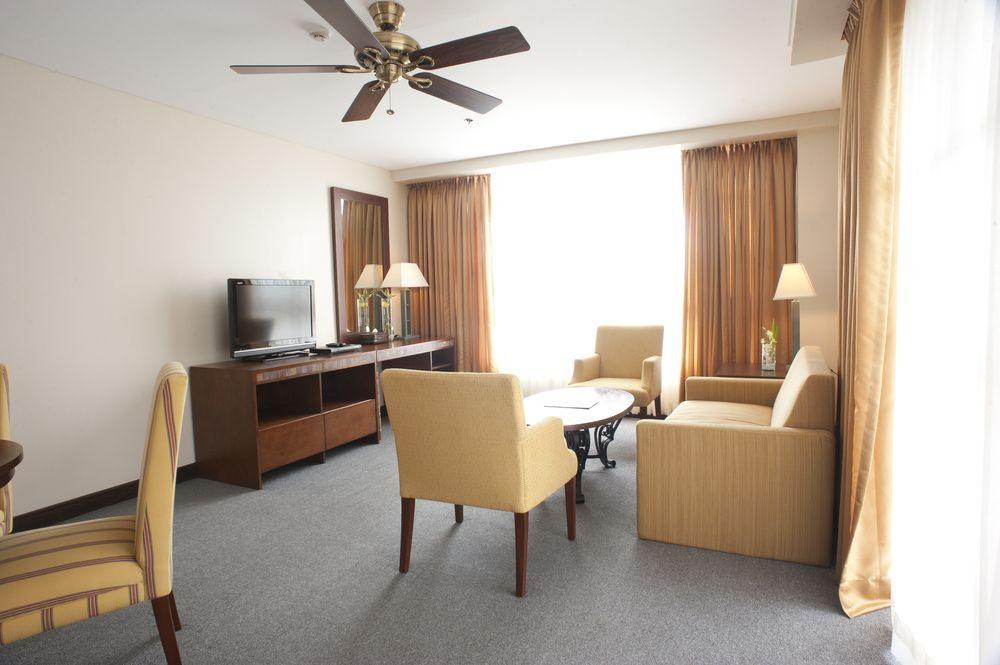 The Forest Lodge at Camp John Hay photo 3