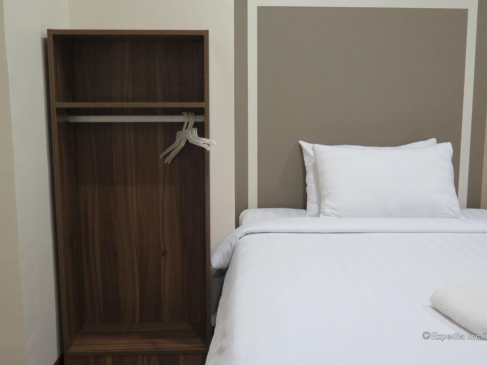 S Hotel and Residences photo 2