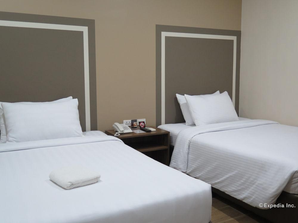S Hotel and Residences photo 3