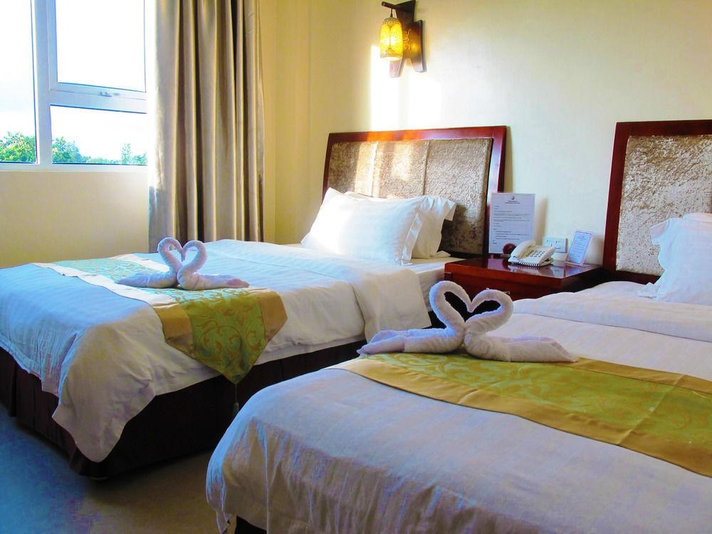 Golden Phoenix Hotel Boracay photo 3