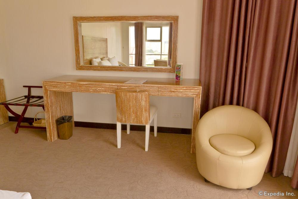 Castle Peak Hotel photo 1