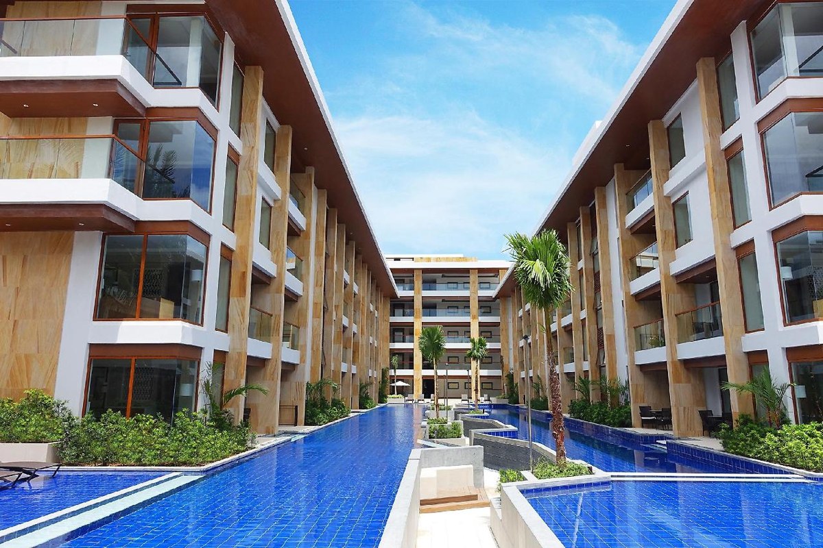 Henann Crystal Sands Resort