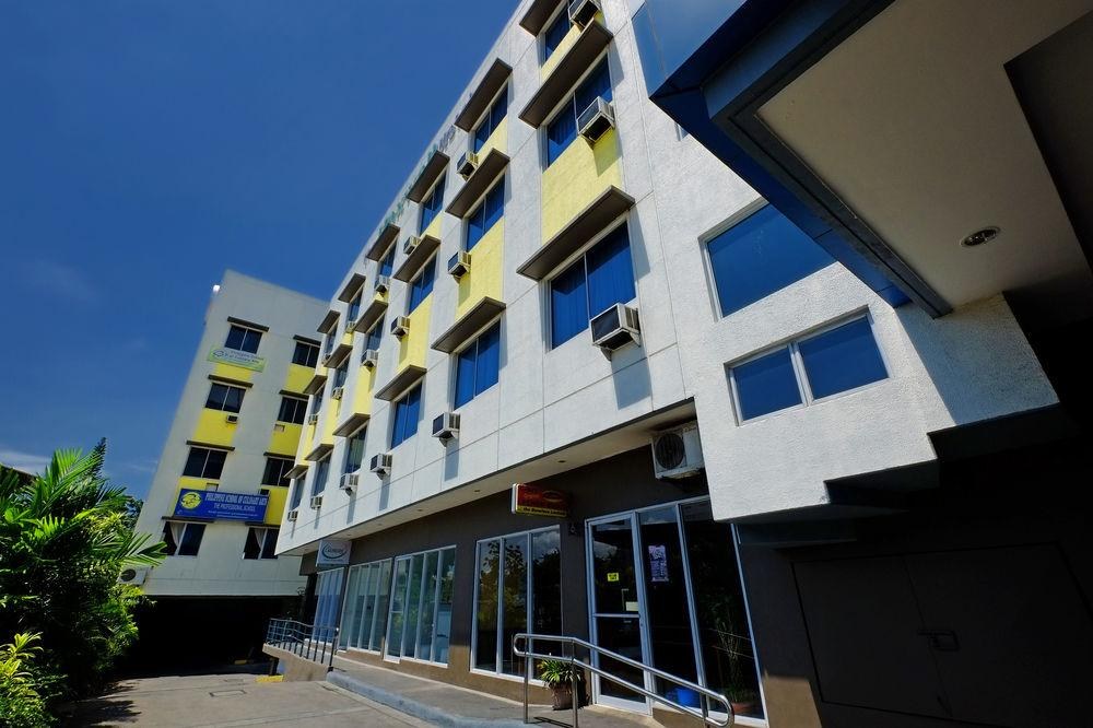 OYO 187 The Maxwell Hotel photo 1