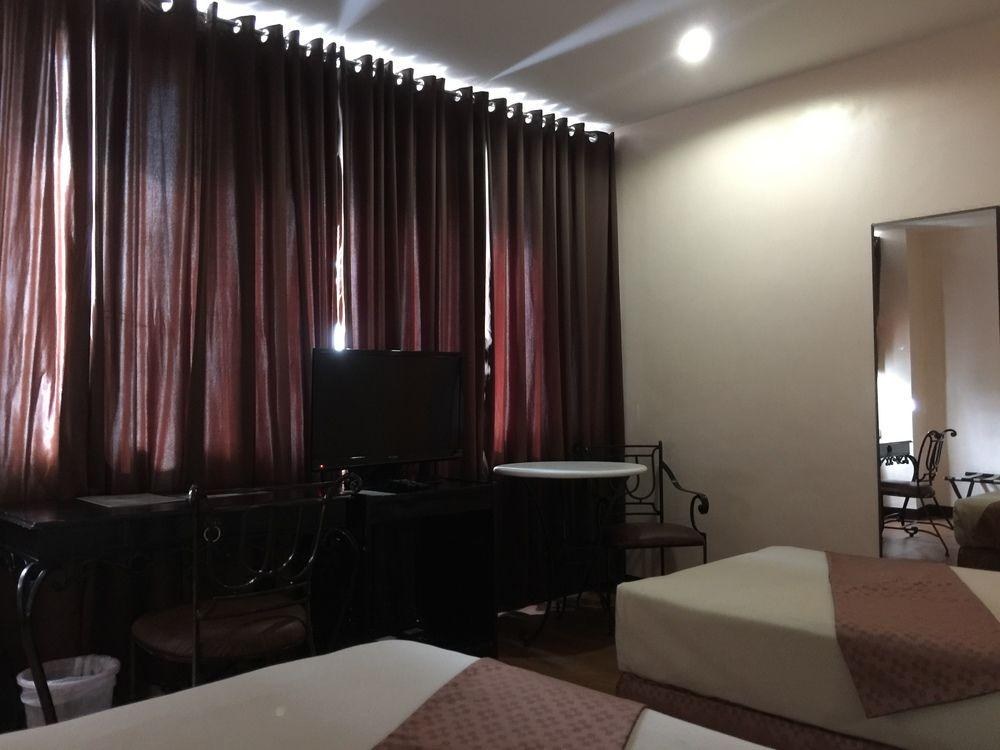 The Golden Peak Hotel & Suites powered by Cocotel photo 3