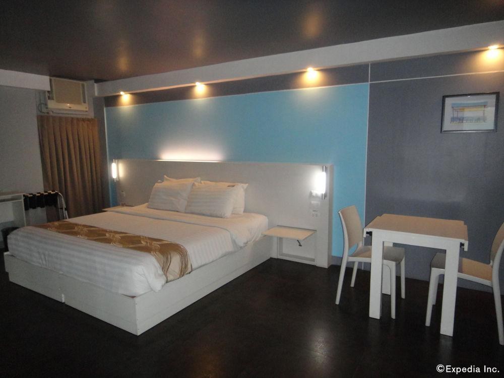 Pillows Hotel photo 4