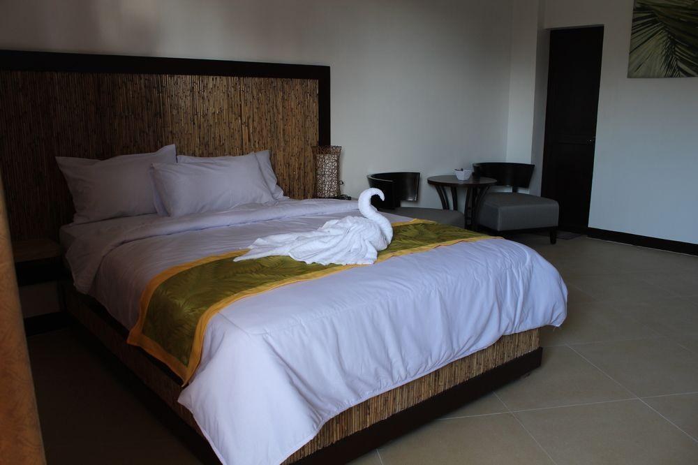 Bamboo Beach Resort photo 3