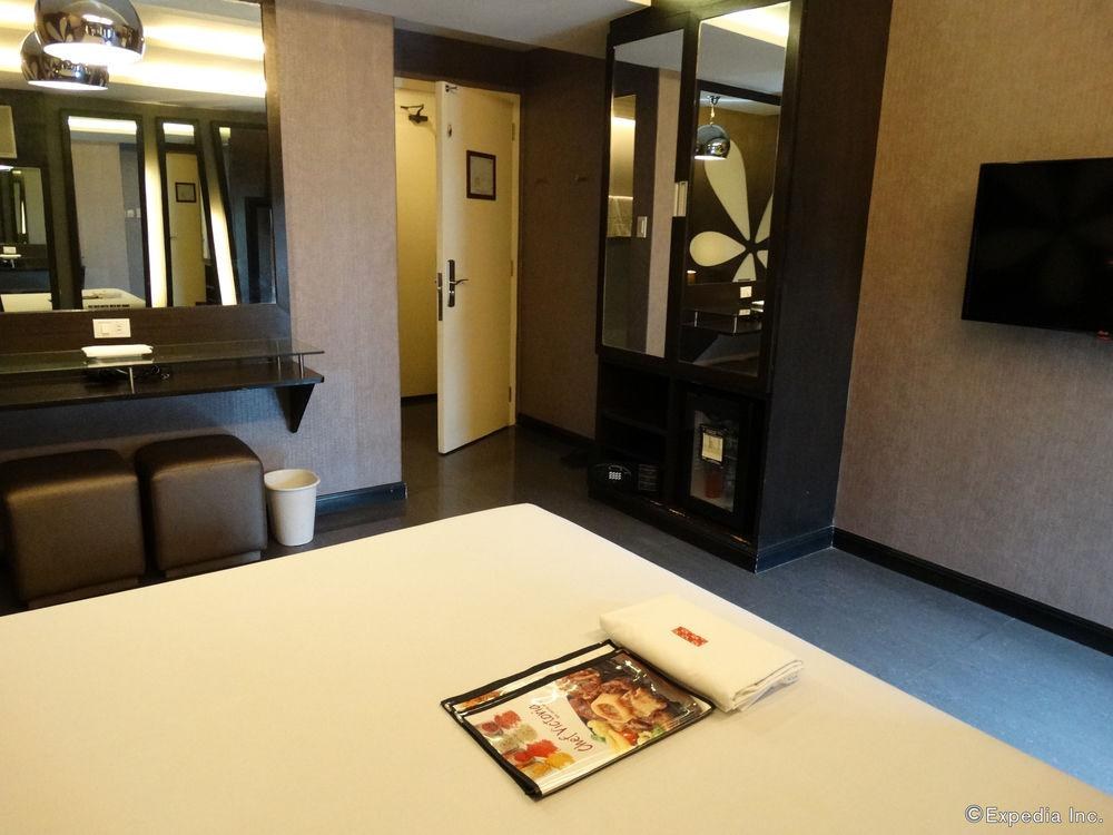 Hotel Ava Cuneta photo 3