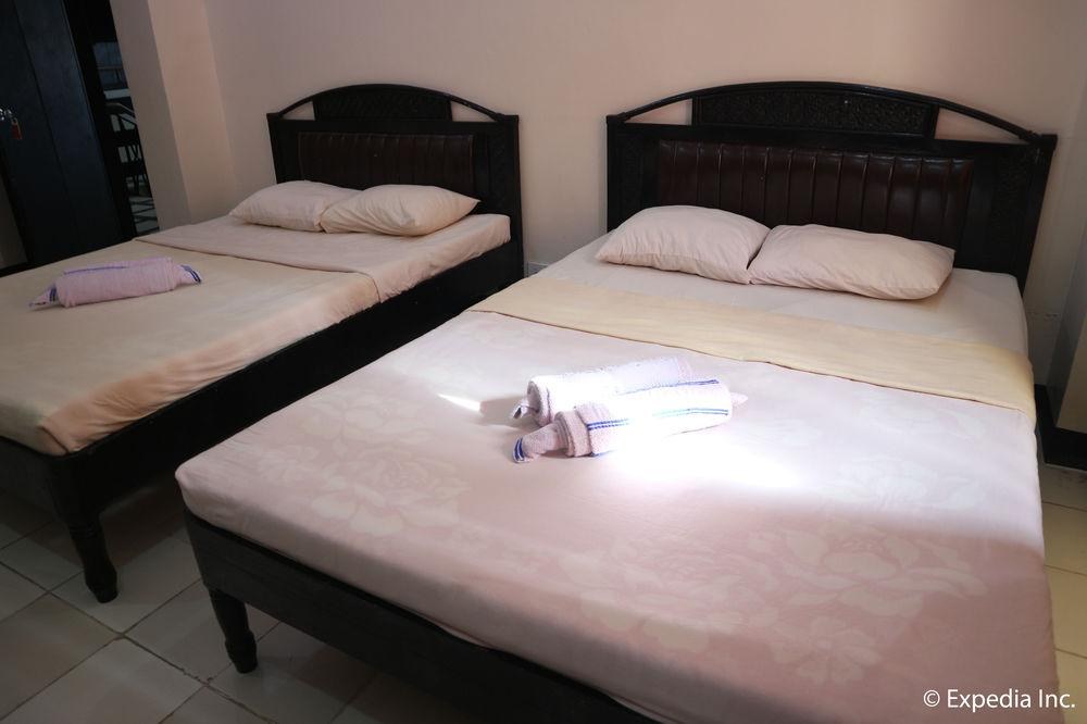 Boracay Travelodge Beach Resort photo 2