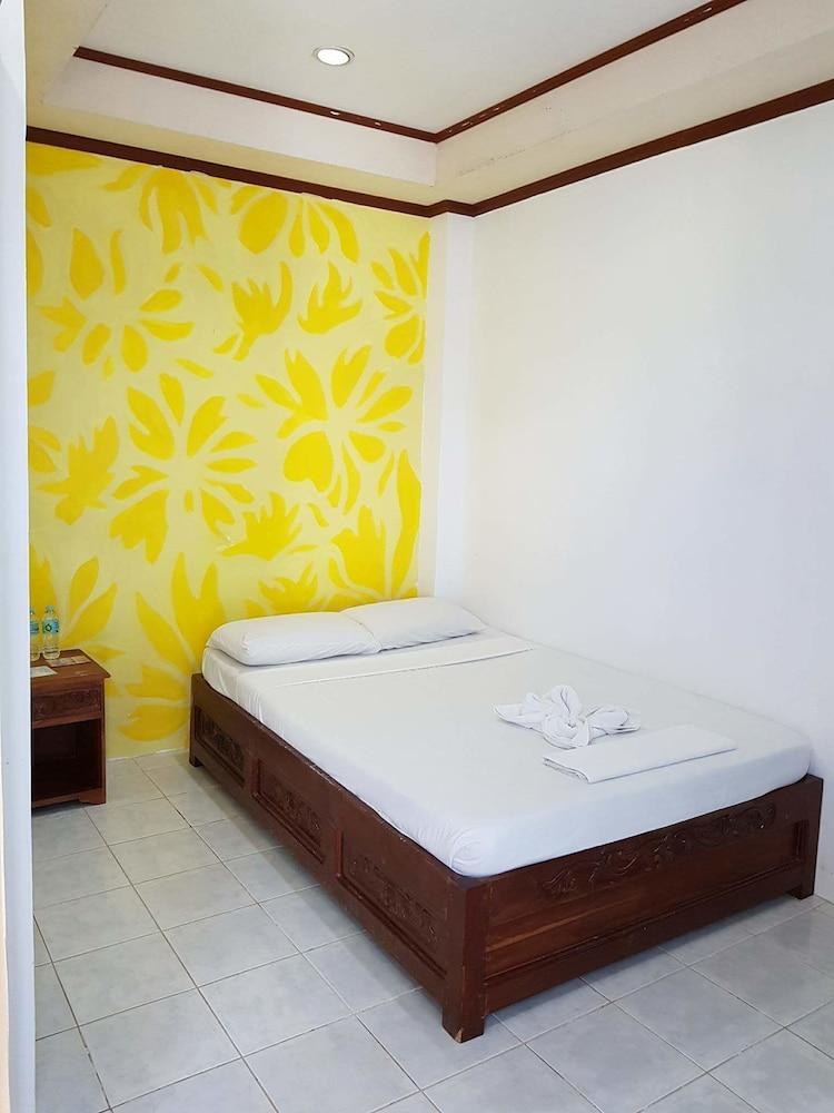 Island Inn Boracay photo 2
