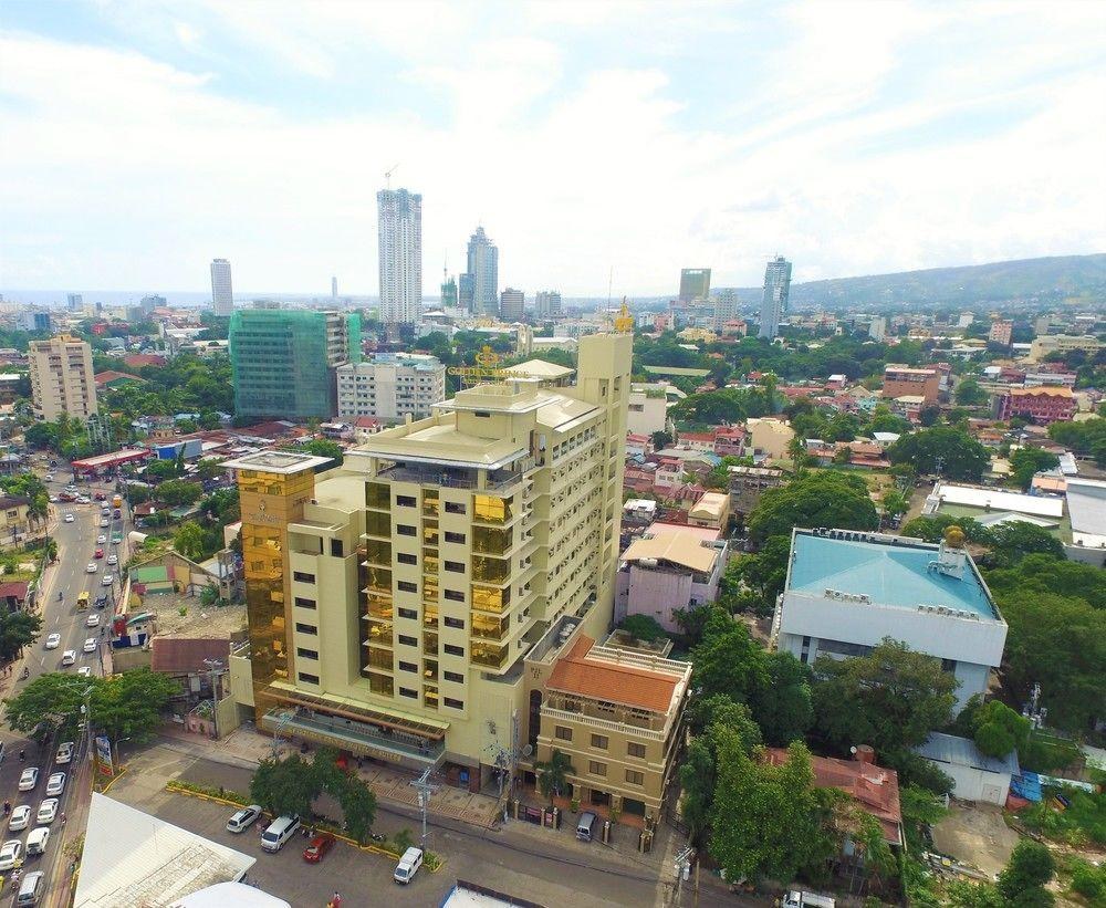 Golden Prince Hotel and Suites