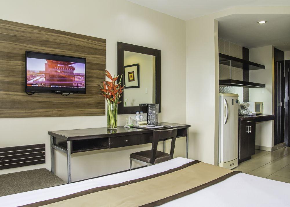 Golden Prince Hotel and Suites photo 3