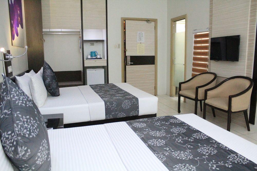 Executive Hotel photo 2