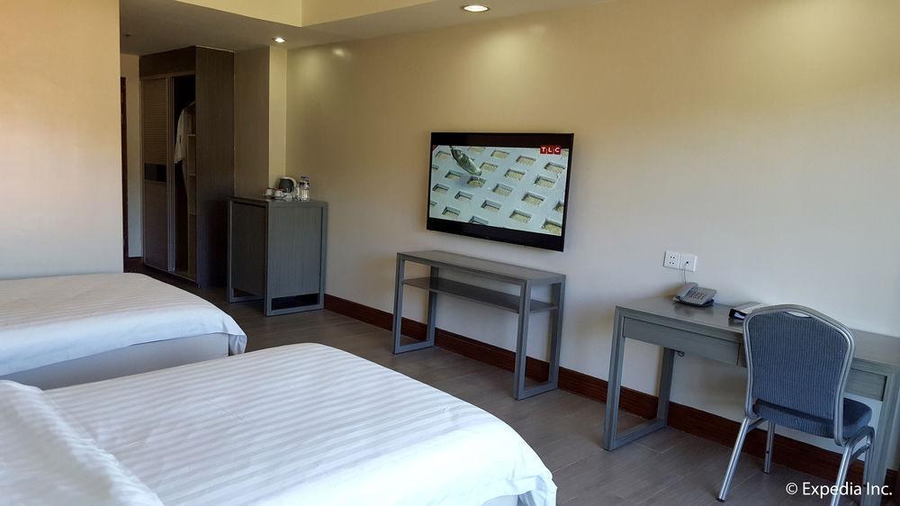 Newtown Plaza Hotel photo 3