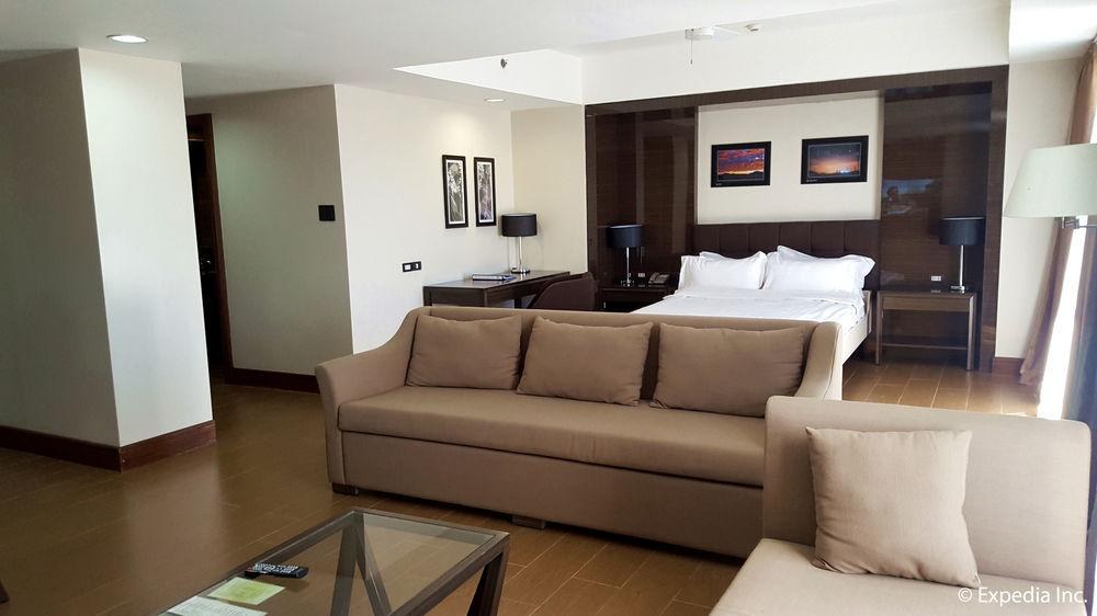 Newtown Plaza Hotel photo 4