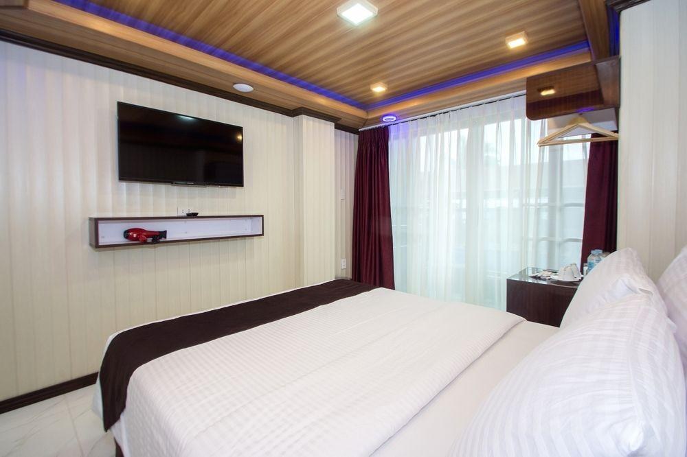 Diamond Water Edge Resort photo 3