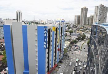 Hop Inn Hotel Makati Avenue photo 1