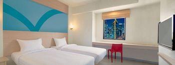 Hop Inn Hotel Makati Avenue photo 4