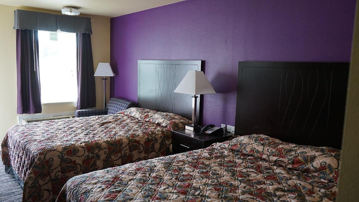 Village Motor Inn photo 1