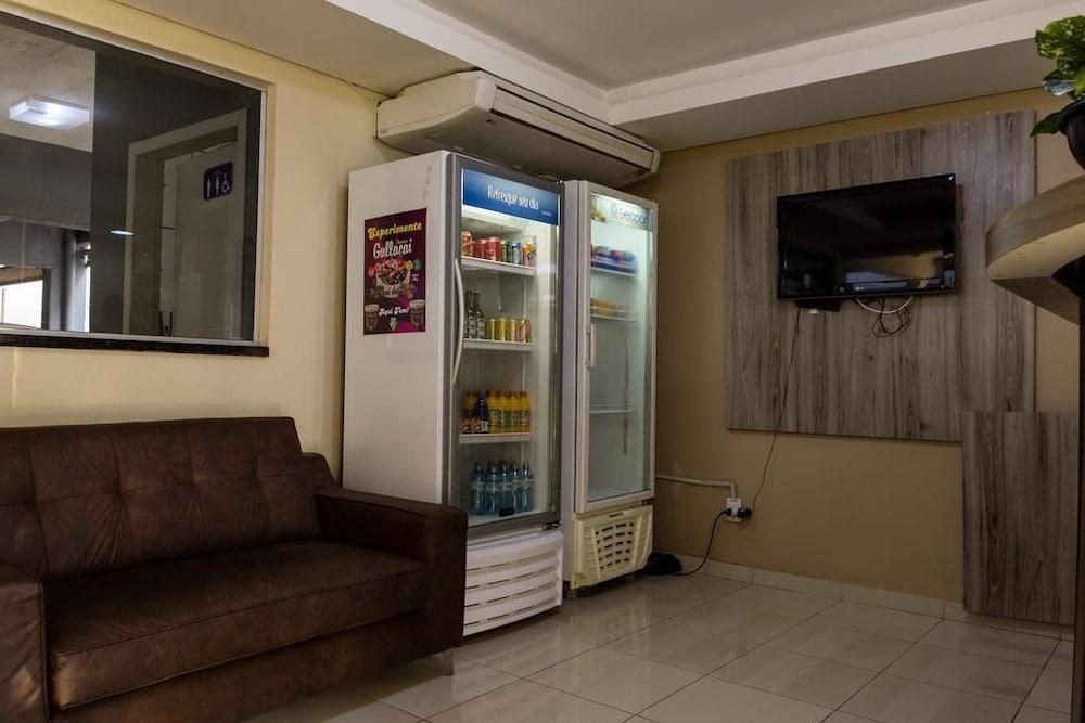 Hotel Tropical photo 2