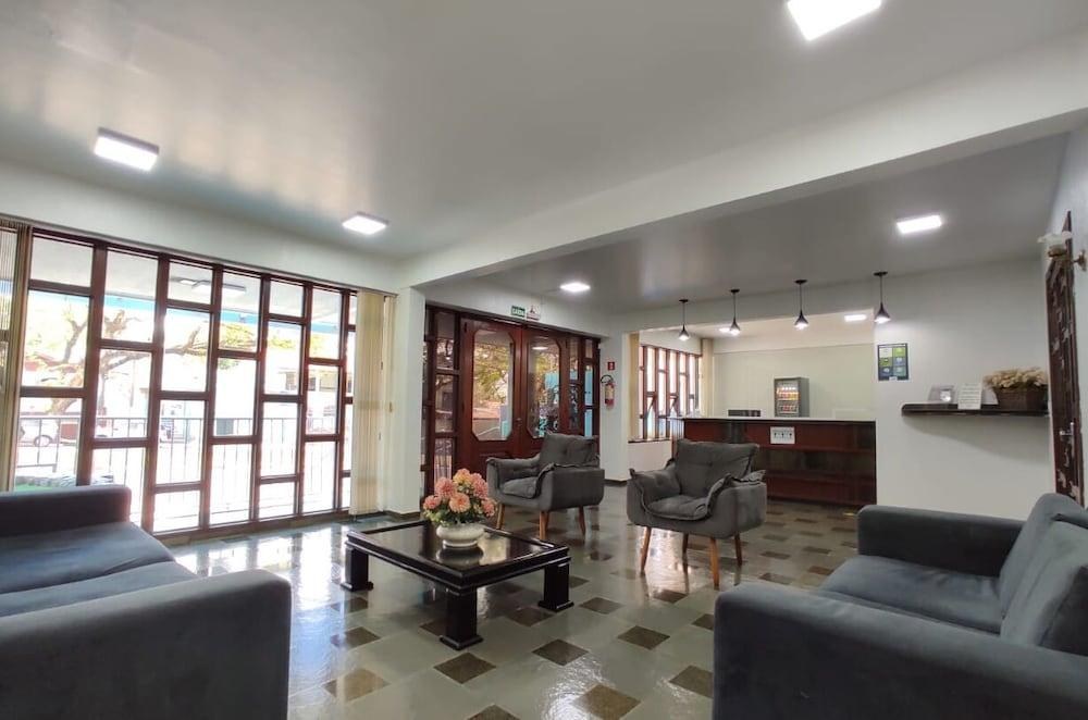 Hotel Lawrence photo 1