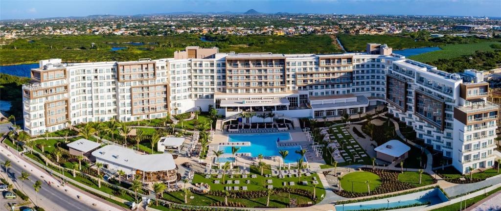 EMBASSY SUITES BY HILTON ARUBA RESORT