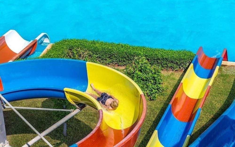 Sunrise Alora Aqua Park Resort photo 2