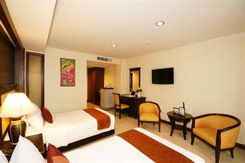 Seaside Jomtien Beach photo 4