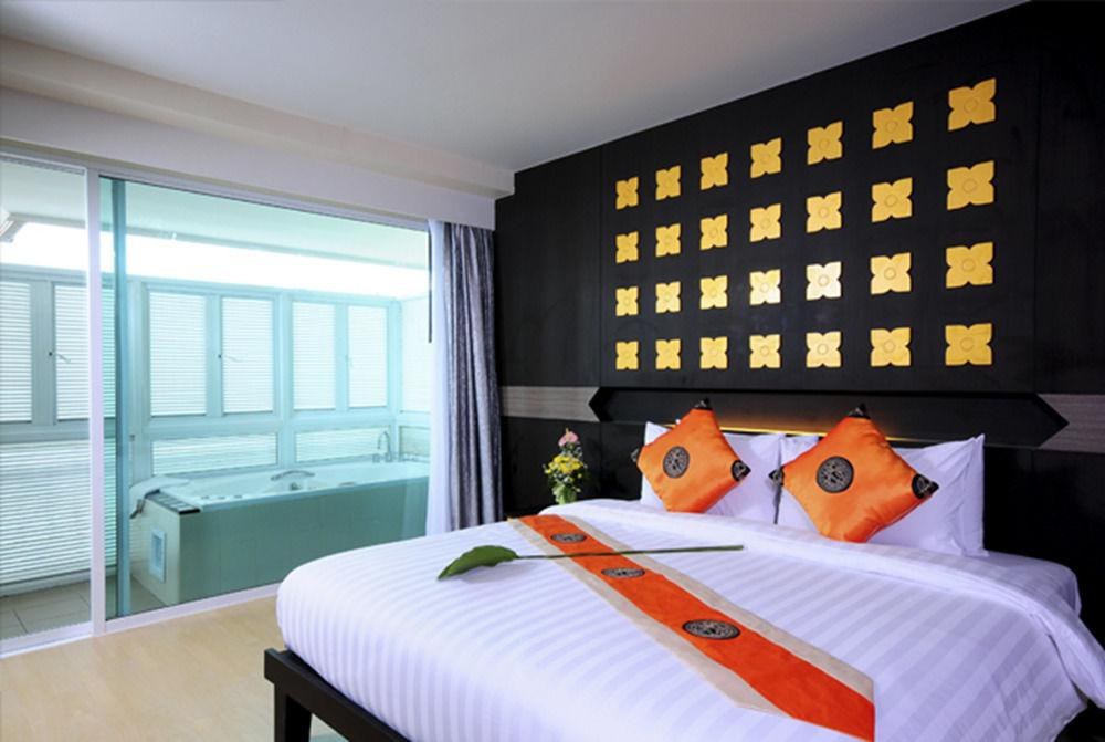 Crystal Palace Luxury Hotel photo 4