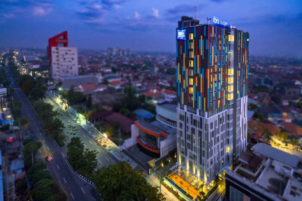Deka Hotel Surabaya HR Muhammad photo 1