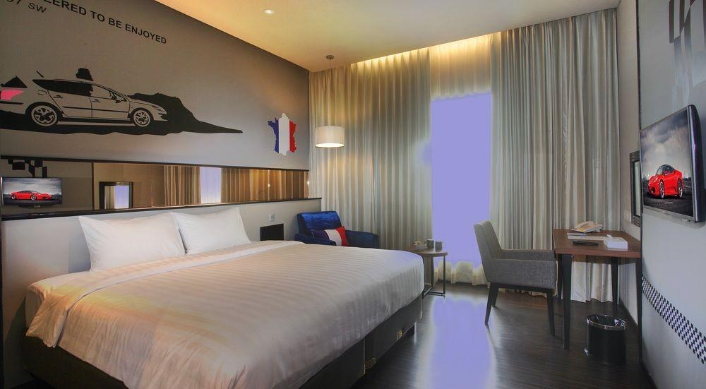 Cabin Hotel photo 3